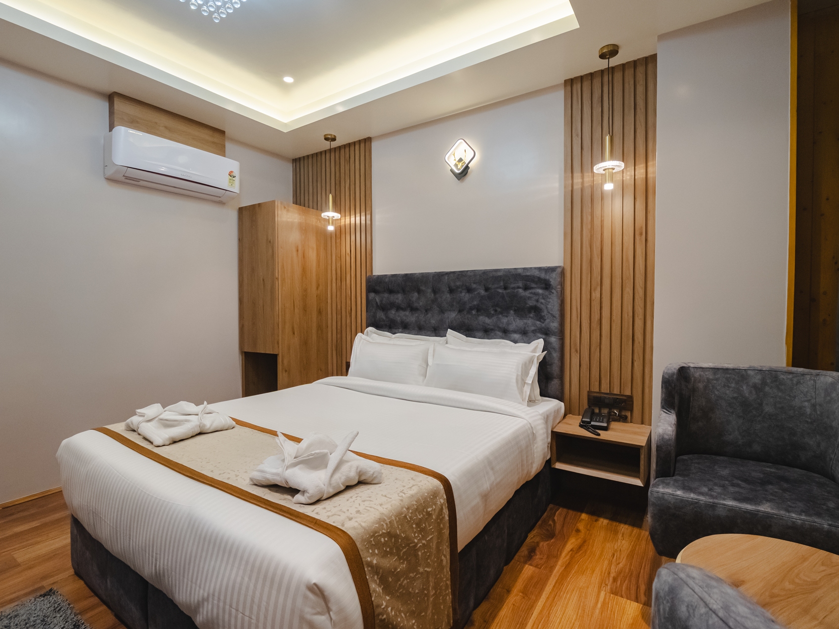 Executive Mountain View Room